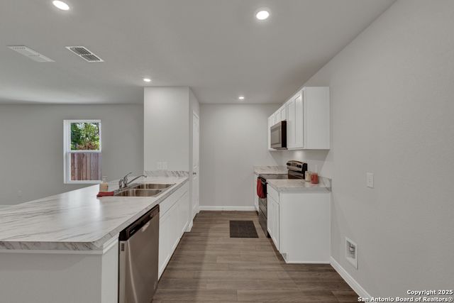 705 Black Mountain, Seguin, TX 78155