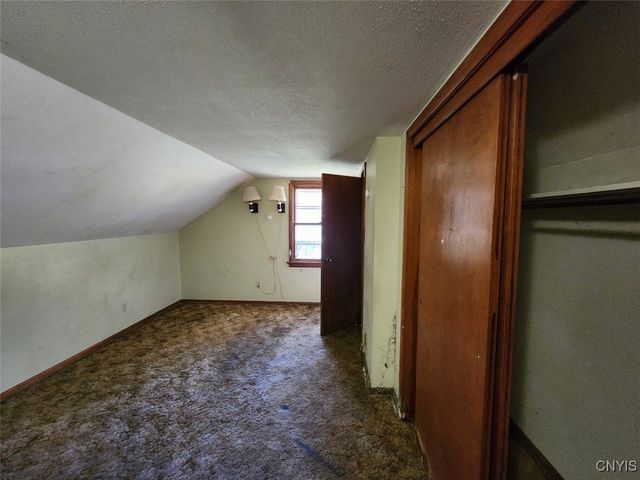 144 Oakdale Drive, Syracuse, NY 13207