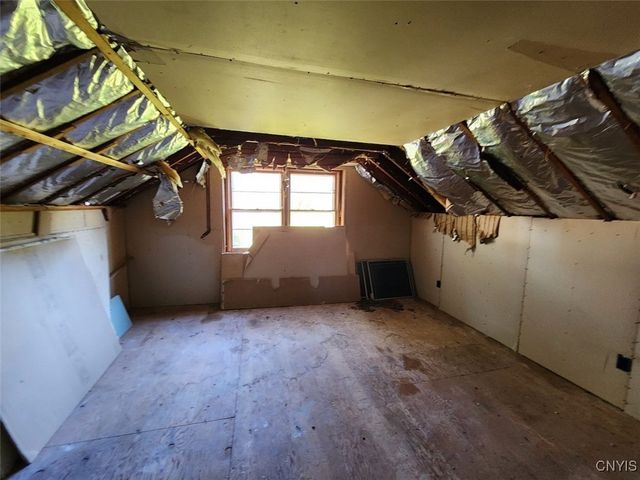 144 Oakdale Drive, Syracuse, NY 13207