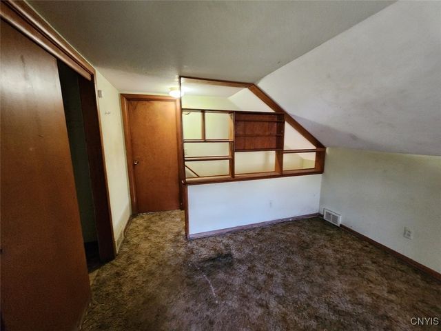 144 Oakdale Drive, Syracuse, NY 13207