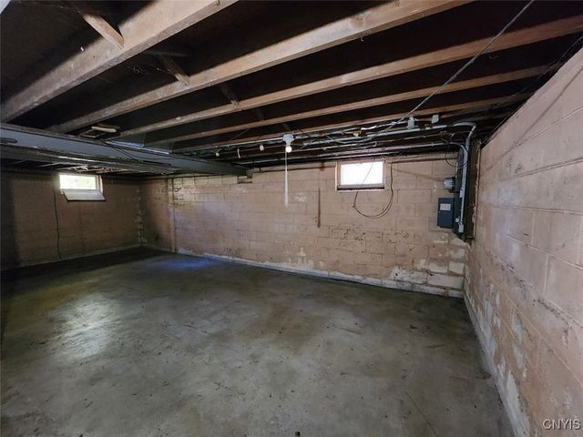 144 Oakdale Drive, Syracuse, NY 13207