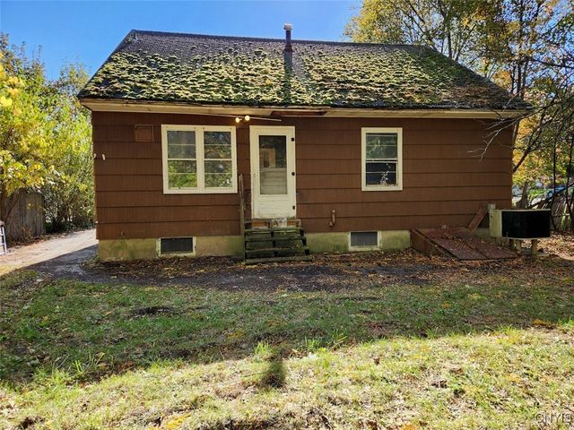 144 Oakdale Drive, Syracuse, NY 13207