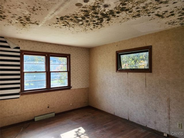 144 Oakdale Drive, Syracuse, NY 13207