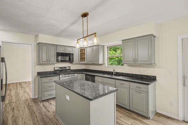 1482 Waycross Road, Forest Park, OH 45240