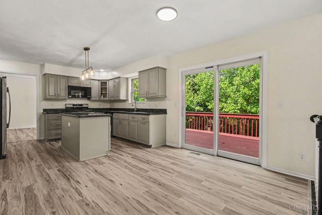 1482 Waycross Road, Forest Park, OH 45240