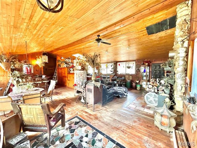 15303 E Highway 32, Boss, MO 65440