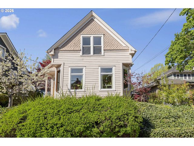 1511 Ne TILLAMOOK St, Portland, OR 97212