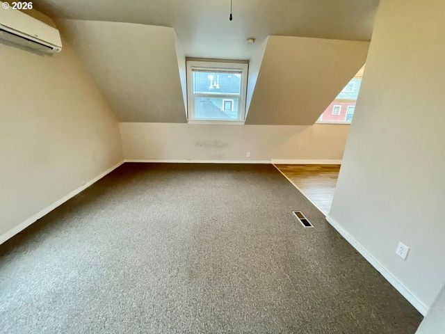 1511 Ne TILLAMOOK St, Portland, OR 97212