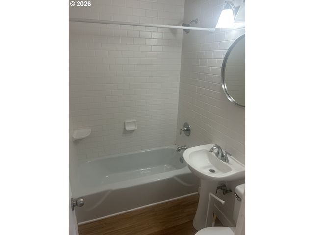 1511 Ne TILLAMOOK St, Portland, OR 97212
