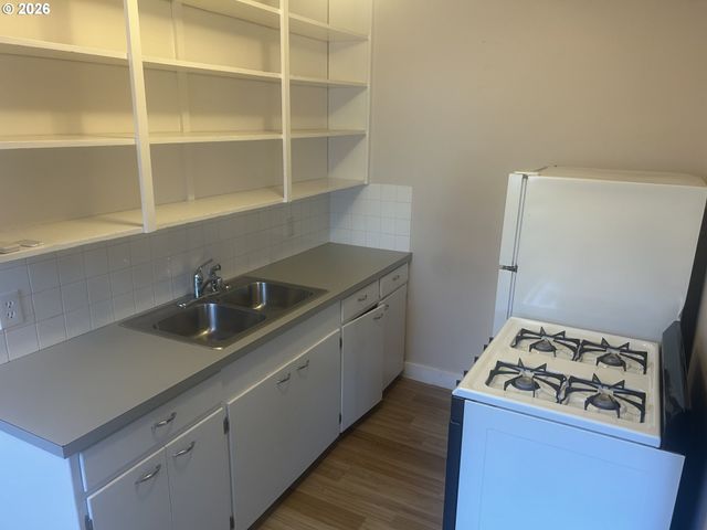 1511 Ne TILLAMOOK St, Portland, OR 97212