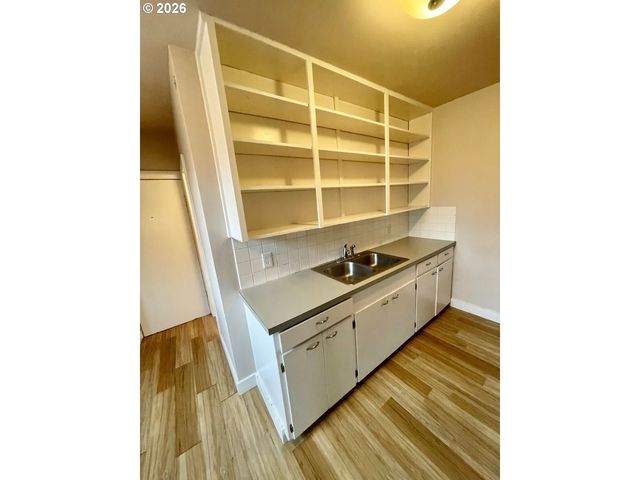 1511 Ne TILLAMOOK St, Portland, OR 97212