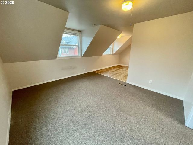 1511 Ne TILLAMOOK St, Portland, OR 97212