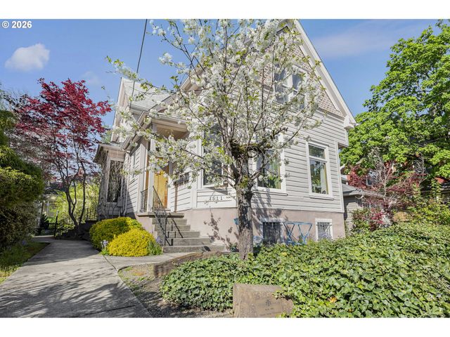 1511 Ne TILLAMOOK St, Portland, OR 97212