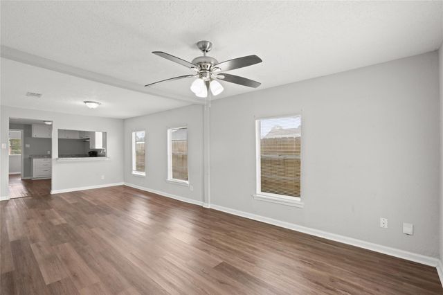 419 N Parrish Street, Angleton, TX 77515