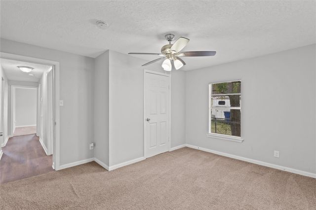 419 N Parrish Street, Angleton, TX 77515