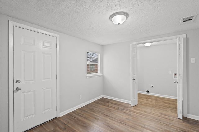 419 N Parrish Street, Angleton, TX 77515