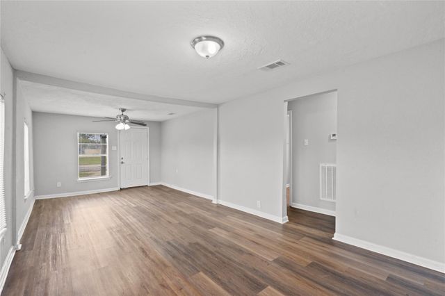 419 N Parrish Street, Angleton, TX 77515