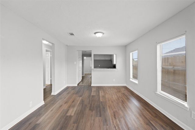 419 N Parrish Street, Angleton, TX 77515