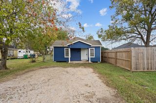 419 N Parrish Street, Angleton, TX 77515