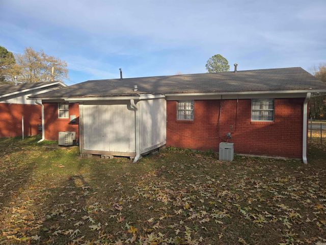 3016 S Gum Street, Pine Bluff, AR 71603
