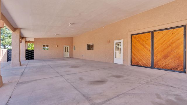 2742 Rio Grande Boulevard NW, Albuquerque, NM 87104