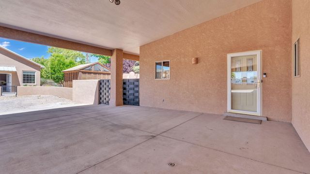 2742 Rio Grande Boulevard NW, Albuquerque, NM 87104