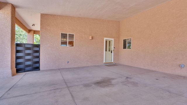 2742 Rio Grande Boulevard NW, Albuquerque, NM 87104