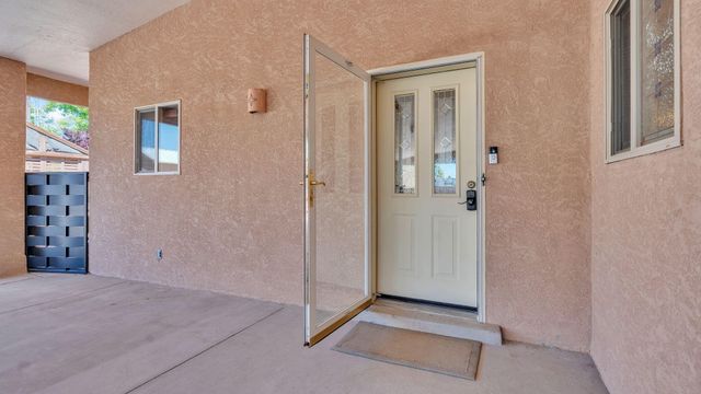 2742 Rio Grande Boulevard NW, Albuquerque, NM 87104