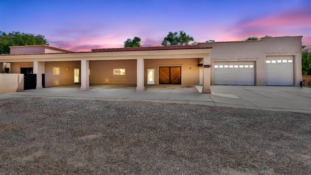 2742 Rio Grande Boulevard NW, Albuquerque, NM 87104