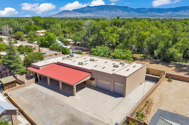 2742 Rio Grande Boulevard NW, Albuquerque, NM 87104