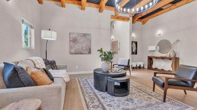 2742 Rio Grande Boulevard NW, Albuquerque, NM 87104