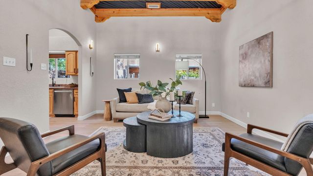 2742 Rio Grande Boulevard NW, Albuquerque, NM 87104