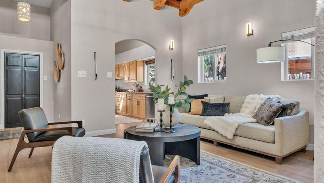 2742 Rio Grande Boulevard NW, Albuquerque, NM 87104