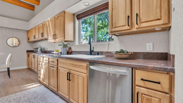 2742 Rio Grande Boulevard NW, Albuquerque, NM 87104