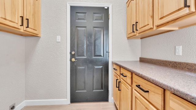2742 Rio Grande Boulevard NW, Albuquerque, NM 87104