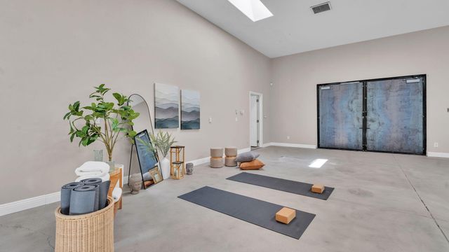 2742 Rio Grande Boulevard NW, Albuquerque, NM 87104