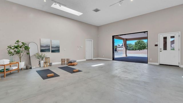 2742 Rio Grande Boulevard NW, Albuquerque, NM 87104