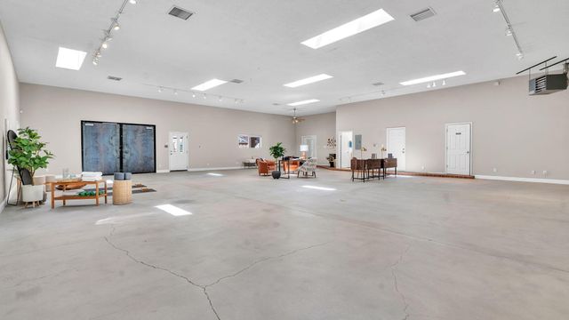 2742 Rio Grande Boulevard NW, Albuquerque, NM 87104