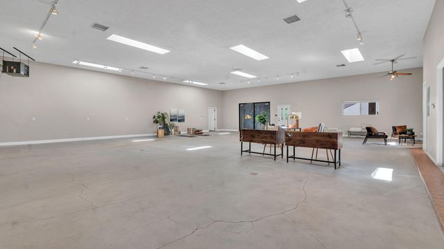 2742 Rio Grande Boulevard NW, Albuquerque, NM 87104