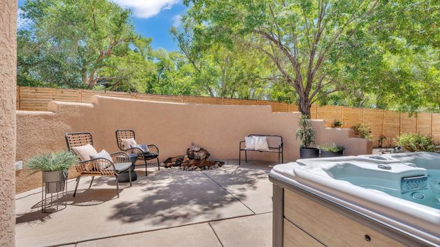 2742 Rio Grande Boulevard NW, Albuquerque, NM 87104