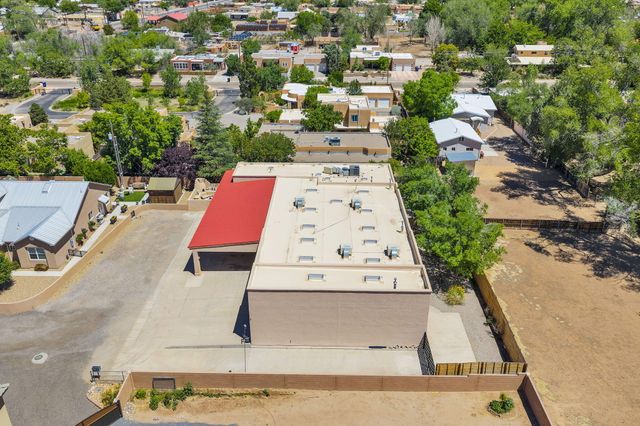 2742 Rio Grande Boulevard NW, Albuquerque, NM 87104