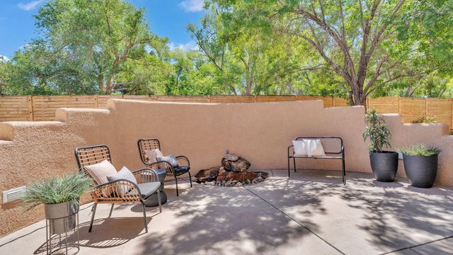 2742 Rio Grande Boulevard NW, Albuquerque, NM 87104