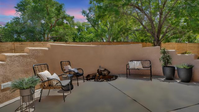 2742 Rio Grande Boulevard NW, Albuquerque, NM 87104