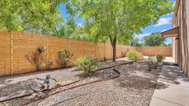 2742 Rio Grande Boulevard NW, Albuquerque, NM 87104