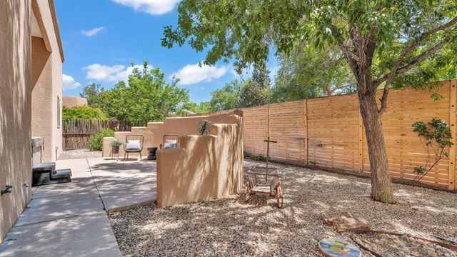 2742 Rio Grande Boulevard NW, Albuquerque, NM 87104