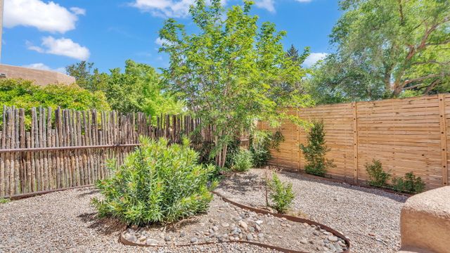 2742 Rio Grande Boulevard NW, Albuquerque, NM 87104