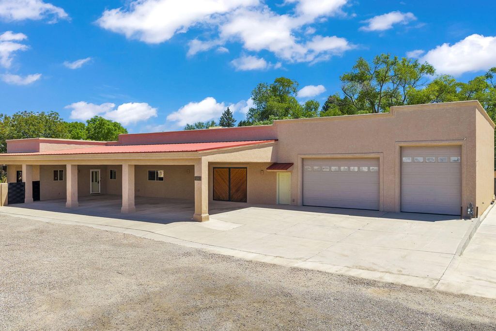 2742 Rio Grande Boulevard NW, Albuquerque, NM 87104
