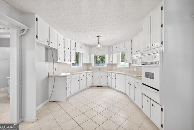 205 Allie Drive, Mcdonough, GA 30252