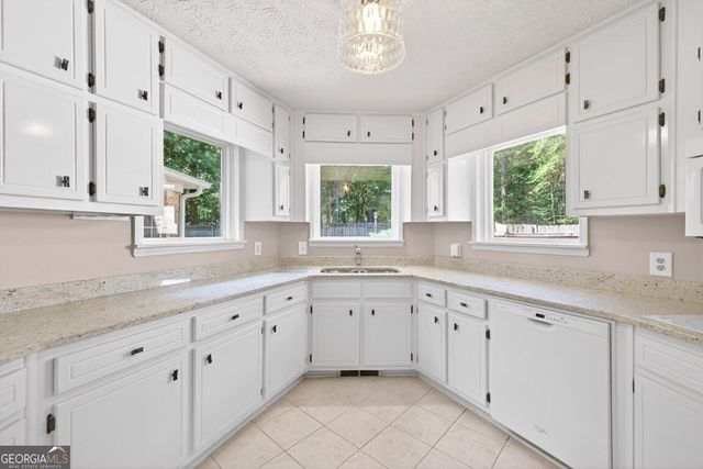 205 Allie Drive, Mcdonough, GA 30252