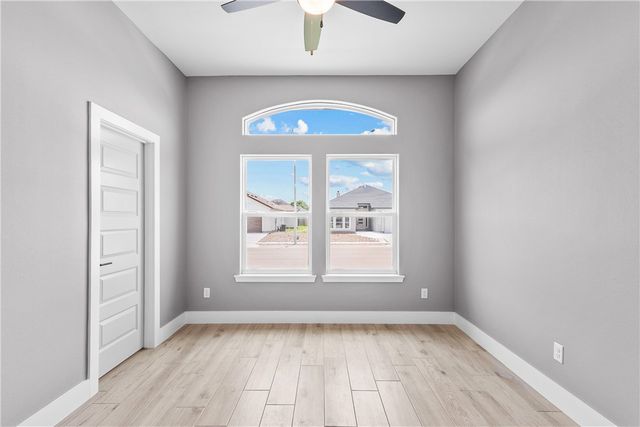 6854 La Salle Dr, Corpus Christi, TX 78414
